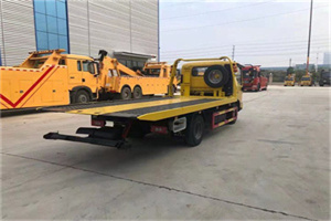 长哨营非事故拖车