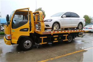 长哨营附近拖车救援24小时服务热线